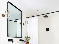 3 Cara Bersihkan Kerak Air pada Cermin