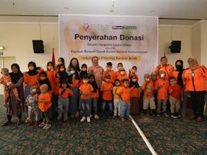 Penyerahan Donasi RS Siloam Lippo Village Untuk para Pejuang Kanker Anak