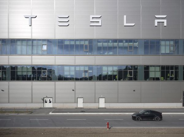 Tesla Hentikan Produksi di Jerman Gegara Sabotase Listrik