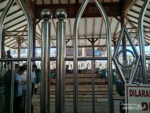 Menjelang Ramadan, Saatnya Ziarah ke Makam Sunan Gresik