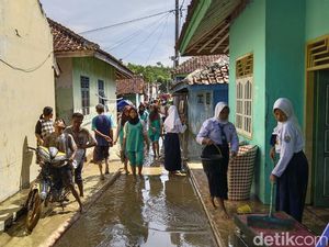Cerita Kades soal Banjir Bandang yang Terjang Desa Kenangan Kuningan Cerita Kades soal Banjir Bandang yang Terjang Desa Kenangan Kuningan