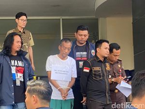 Potret Kim Dal Joong Terborgol di Reka Ulang Pembunuhan Petugas Imigrasi Potret Kim Dal Joong Terborgol di Reka Ulang Pembunuhan Petugas Imigrasi