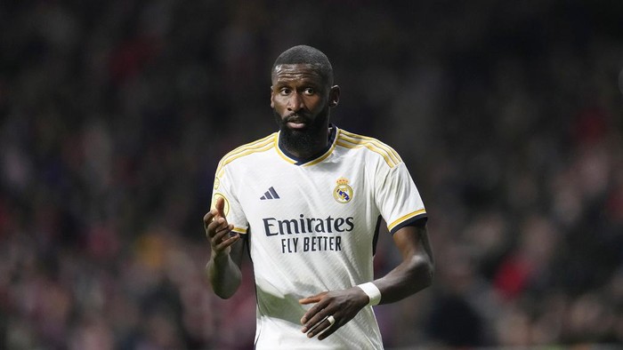 Real Madrids Antonio Rudiger during the Copa del Rey round of 16 soccer match between Real Madrid and Atletico Madrid in Madrid, Spain, Thursday, Jan. 18, 2024. (AP Photo/Manu Fernandez)