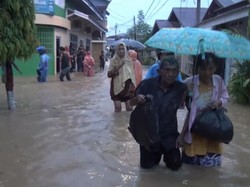 Belum Ada Data Lengkap, Pemkot Padang Fokus Evakuasi Korban Banjir