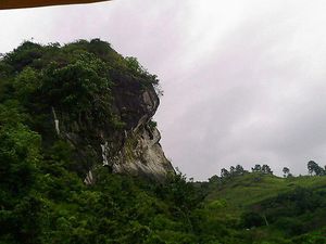 Batu Gantung, Tempat Wisata di Danau Toba yang Punya Kisah Menarik Batu Gantung, Tempat Wisata di Danau Toba yang Punya Kisah Menarik