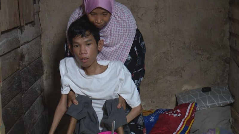 Tegarnya 3 Anak Buruh Cuci, Derita Penyakit Langka hingga Lemah Tak Berdaya