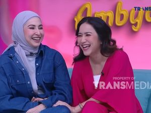 Keakraban dengan Eks Istri Ferry Maryadi Disebut Konten, Deswita Maharani Beri Balasan Menohok Keakraban dengan Eks Istri Ferry Maryadi Disebut Konten, Deswita Maharani Beri Balasan Menohok