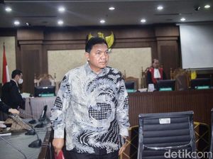 Baca Pleidoi, Achsanul Qosasi Keberatan Dituntut 5 Tahun Bui