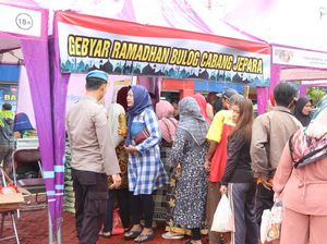 Gebyar Ramadan Polres Jepara Diserbu Warga, Ribuan Sembako Ludes Dibeli Gebyar Ramadan Polres Jepara Diserbu Warga, Ribuan Sembako Ludes Dibeli