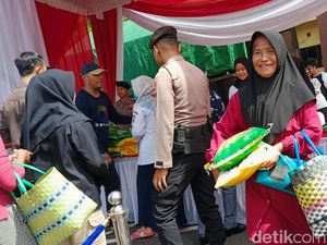 Pasar Murah Diserbu Ibu-ibu, Polda Lampung Bagikan 1.000 Kupon