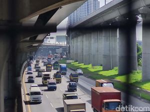 E-TLE Mobile Siaga di KM 10 Tol Cikunir Pantau Gage Arus Mudik