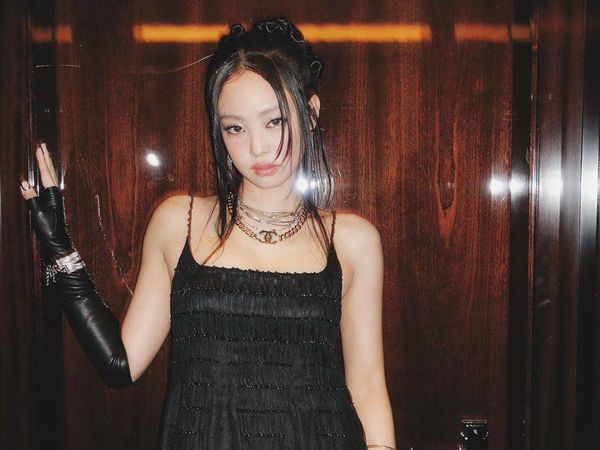 7 Gaya Jennie BLACKPINK di Chanel Paris Fashion Week 2024 ala Balletcore