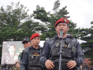 KSAD Maruli Dapat Brevet Kehormatan dari Gultor Kopassus KSAD Maruli Dapat Brevet Kehormatan dari Gultor Kopassus
