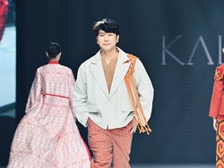 Saat Penyanyi Marcos Tjung Grogi Banget Jadi Model