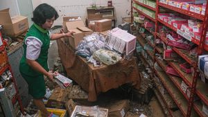 Obat-obatan dan Alkes RS di Kendari Rusak Akibat Banjir Bandang