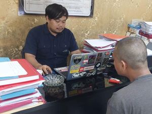 Ketahuan Jual Beli Suara, Timses Caleg di Sukabumi Rusak Rumah Ketua PPK Ketahuan Jual Beli Suara, Timses Caleg di Sukabumi Rusak Rumah Ketua PPK