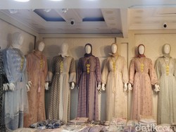 Gamis Laris Manis di Tanah Abang Jelang Puasa, Muncul Penjual Dadakan