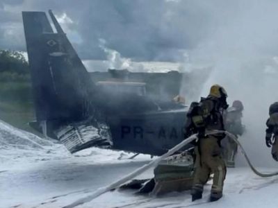 Potret Ngeri Pesawat Jatuh dan Terbakar di Brasil
