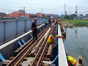 Ada Perbaikan Rel KA, Akses Jalan Tegal Rejo-Purwosari Semarang Ditutup Ada Perbaikan Rel KA, Akses Jalan Tegal Rejo-Purwosari Semarang Ditutup