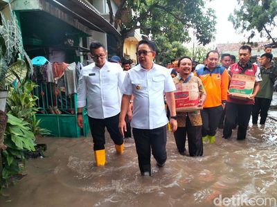 Momen Pj Gubernur Jatim dan Pj Wali Kota Mojokerto Tinjau Banjir