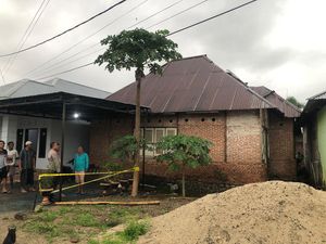 Bocah 10 Tahun di Gorontalo Tewas Tersengat Listrik Saat Bermain Hujan Bocah 10 Tahun di Gorontalo Tewas Tersengat Listrik Saat Bermain Hujan
