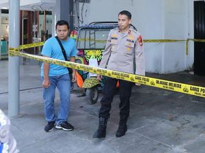 1 Lagi Pelaku Penusukan Maut di Kafe MB Kemang Serahkan Diri ke Polisi 1 Lagi Pelaku Penusukan Maut di Kafe MB Kemang Serahkan Diri ke Polisi
