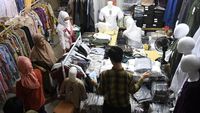 Potret Pasar Tanah Abang Ramai Diserbu Pembeli Jelang Ramadan