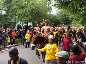 Rangkaian Peringatan Naik Takhta Sultan HB X Dibuka Kirab Pasukan Berkuda