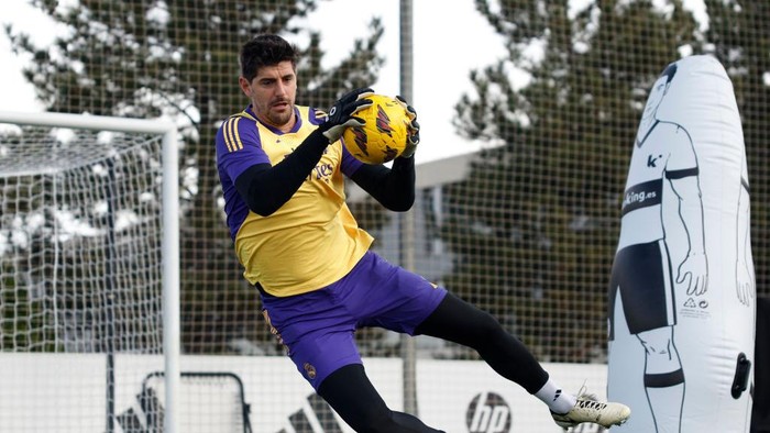 MADRID, SPAIN - FEBRUARY 22: Thibaut Courtois of Real Madrid in action during a training session at Valdebebas training ground on February 22, 2024 in Madrid, Spain. (Photo by Antonio Villalba/Real Madrid via Getty Images)
