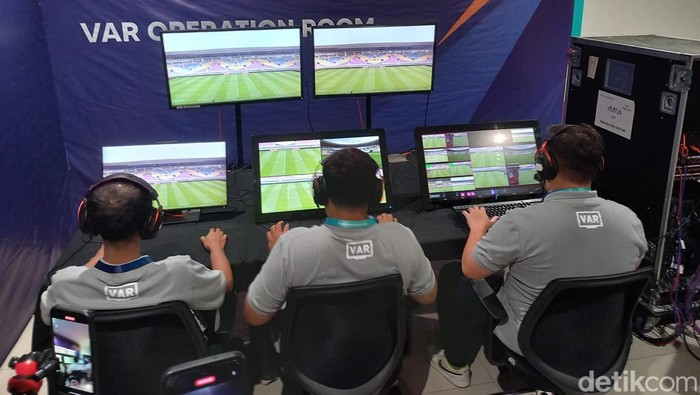 Ruang VAR Stadion Manahan Solo, Kamis (7/3/2024)