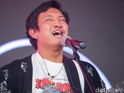 Di Balik Lagu Viral Kerasnya Kota Milik Davi Siumbing