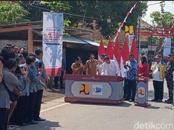 Jokowi Resmikan Inpres Jalan Daerah Provinsi Jatim di Madiun