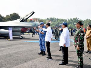 Jokowi-Prabowo Tinjau Kesiapan Pesawat Tempur di Pangkalan TNI AU Iswahjudi