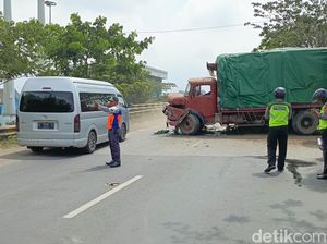 Kecelakaan di Pantura Yos Sudarso Semarang, Truk Melintang-Lalin Terganggu Kecelakaan di Pantura Yos Sudarso Semarang, Truk Melintang-Lalin Terganggu