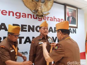 Eks KSAL Laksamana TNI (Purn) Marsetio Dapat Tanda Kehormatan Bintang LVRI
