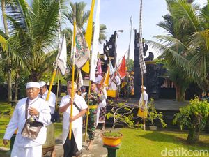 Jelang Nyepi, Umat Hindu Magelang Gelar Melasti di Tuk Mas Grabag