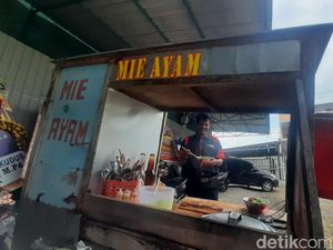 Arti Warna Gerobak Mi Ayam Biru, Coklat, dan Hijau