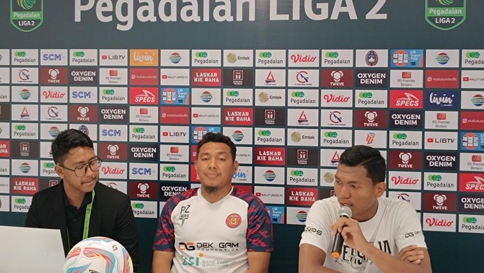 Kiper Persiraja Banda Aceh Muhammad Fahri menjelang melawan Malut United pada leg kedua playoff promosi Liga 1 di Stadion Madya, Jakarta, Sabtu (9/3/2024)