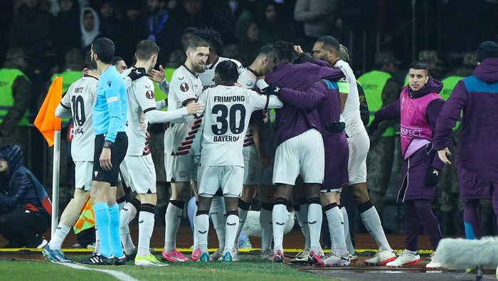 BAKU, AZERBAIJAN - MARCH 7: Bayer 04 Leverkusen players celebrate after scoring their sides second goal during the UEFA Europa League 2023/24 round of 16 first leg match between Qarabag FK and Bayer 04 Leverkusen at  on March 7, 2024 in Baku, Azerbaijan. (Photo by Aziz Karimov/Getty Images)