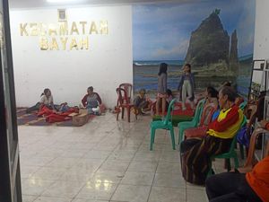 Banjir di Bayah Lebak Surut, Aktivitas Warga Kembali Normal Pagi Ini Banjir di Bayah Lebak Surut, Aktivitas Warga Kembali Normal Pagi Ini