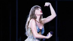 Taylor Swift Diminta Munduran Dikit, Terkenalnya Kelewatan!