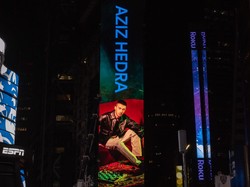 Wajah Aziz Hedra Nongol Lagi di Times Square