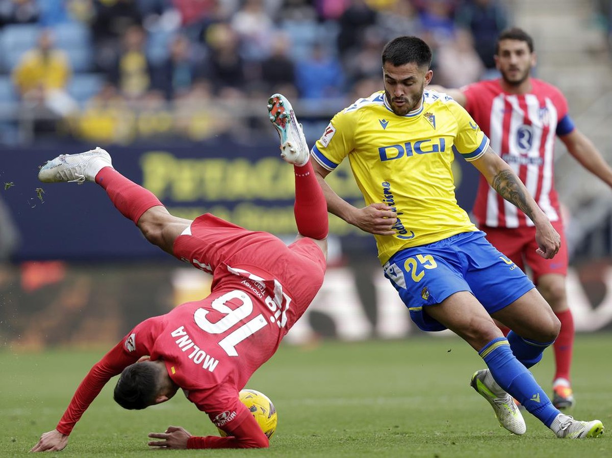 Atletico Madrid kalah 0-2 dari Cadiz dalam lanjutan Liga Spanyol. (Foto: David S.Bustamante/Soccrates/Getty Images)