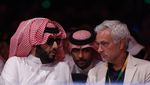 Potret Jose Mourinho Nonton Anthony Joshua Vs Francis Ngannou di Arab