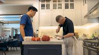 Keseruan Maxime dan Ayahnya Masak Ikan hingga Tiramisu untuk Luna Maya