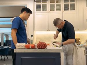 Keseruan Maxime dan Ayahnya Masak Ikan hingga Tiramisu untuk Luna Maya