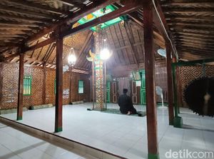 Kisah Masjid Jemaah Aboge Banyumas, Konon Berumur 7 Abad Kisah Masjid Jemaah Aboge Banyumas, Konon Berumur 7 Abad