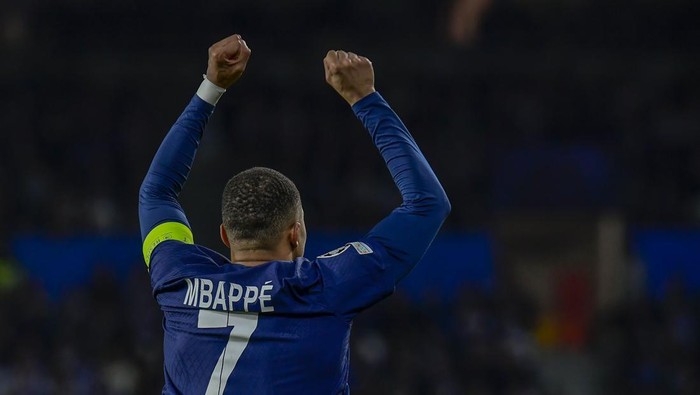 PSGs Kylian Mbappe celebrates after scoring his sides opening goal during the Champions League round of 16 second leg soccer match between Real Sociedad and Paris Saint-Germain, at the Reala Arena stadium in San Sebastian, Spain, Tuesday, March 5, 2024. (AP Photo/Alvaro Barrientos)