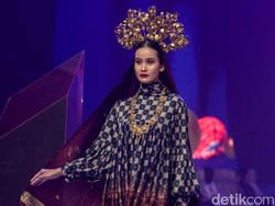 Benang Jarum x Dian Pelangi Olah Kain Tenun Palembang Jadi Baju Lebaran 2024