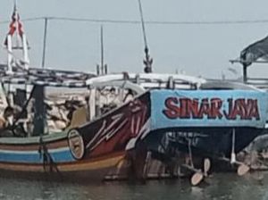 Nelayan Gresik yang Kapalnya Terbalik Masih Hilang, Pencarian Terus Dilakukan